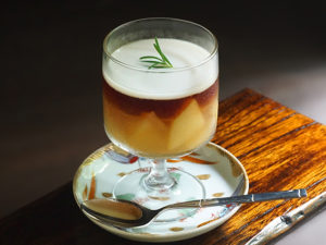 CAFE HAYASHI 白桃コンポートとアールグレイゼリーの甘酒ソース
